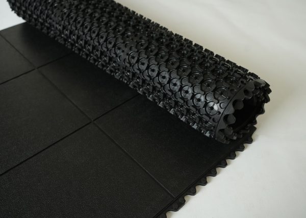 Solid Top Interlocking Gym Mats - Image 2